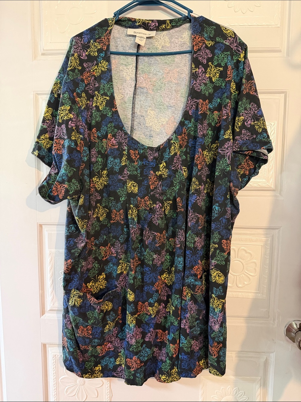Roamans shortsleeve top with pockets. 5x